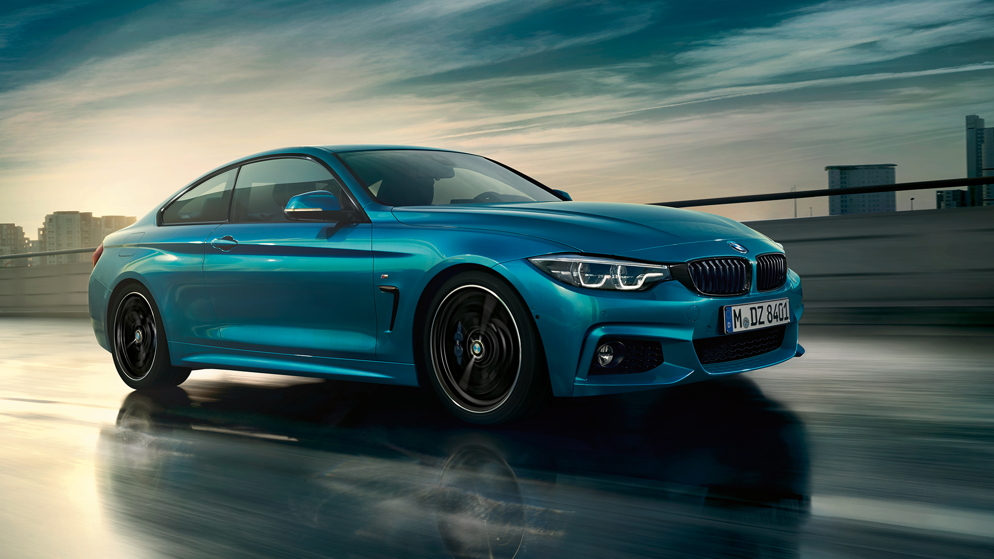 BMW řady 4 Coupé, záběr z boku BMW řady 4 Coupé, záběr z boku