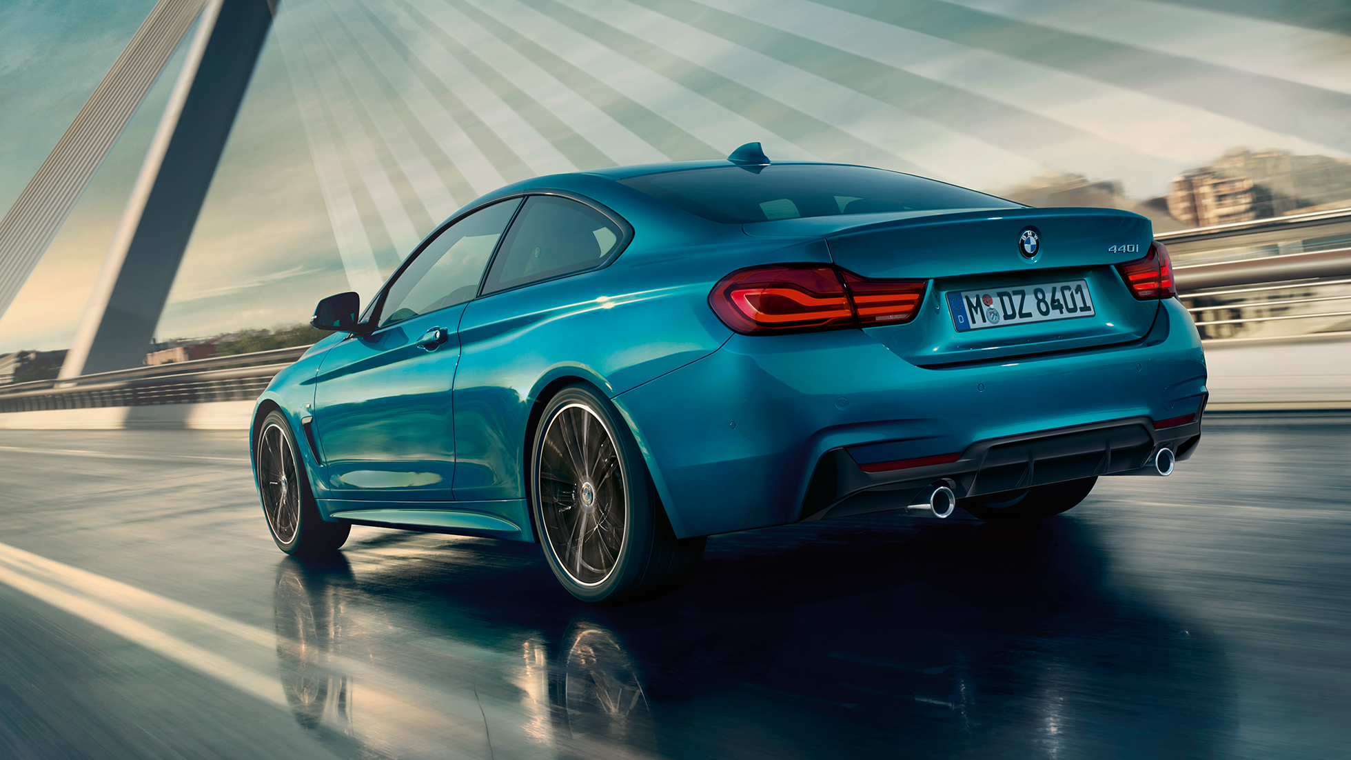 BMW řady 4 Coupé, tříčtvrteční záběr zezadu BMW řady 4 Coupé, tříčtvrteční záběr zezadu