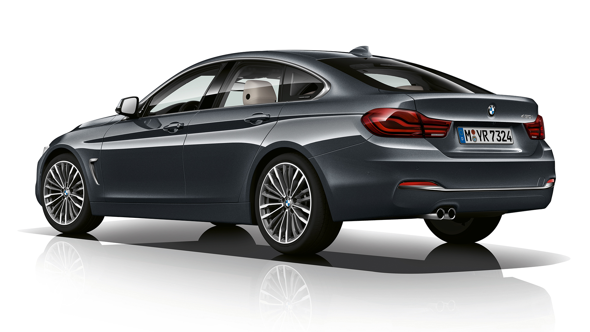 BMW řady 4 Gran Coupé, tříčtvrteční pohled zezadu na Model Luxury Line BMW řady 4 Gran Coupé, tříčtvrteční pohled zezadu na Model Luxury Line