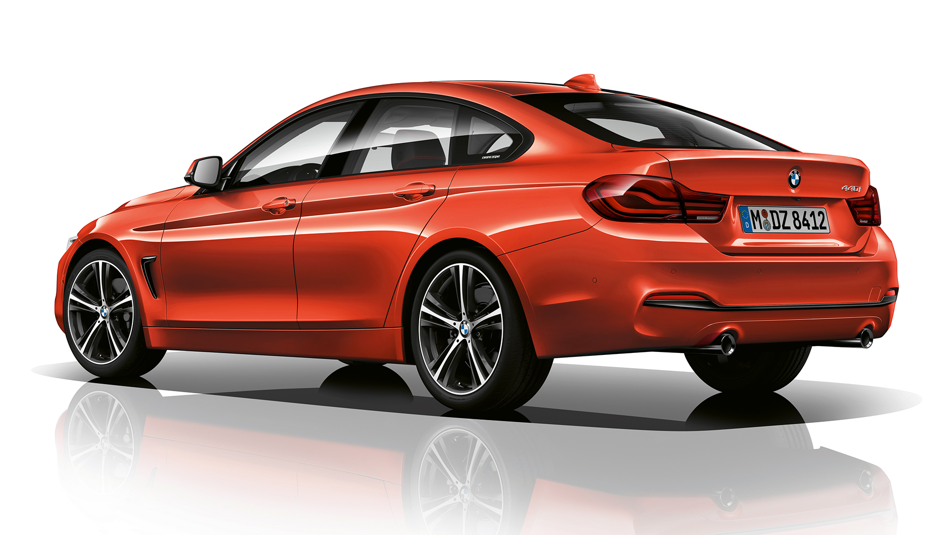 BMW řady 4 Gran Coupé, tříčtvrteční pohled zezadu na Model Sport Line BMW řady 4 Gran Coupé, tříčtvrteční pohled zezadu na Model Sport Line