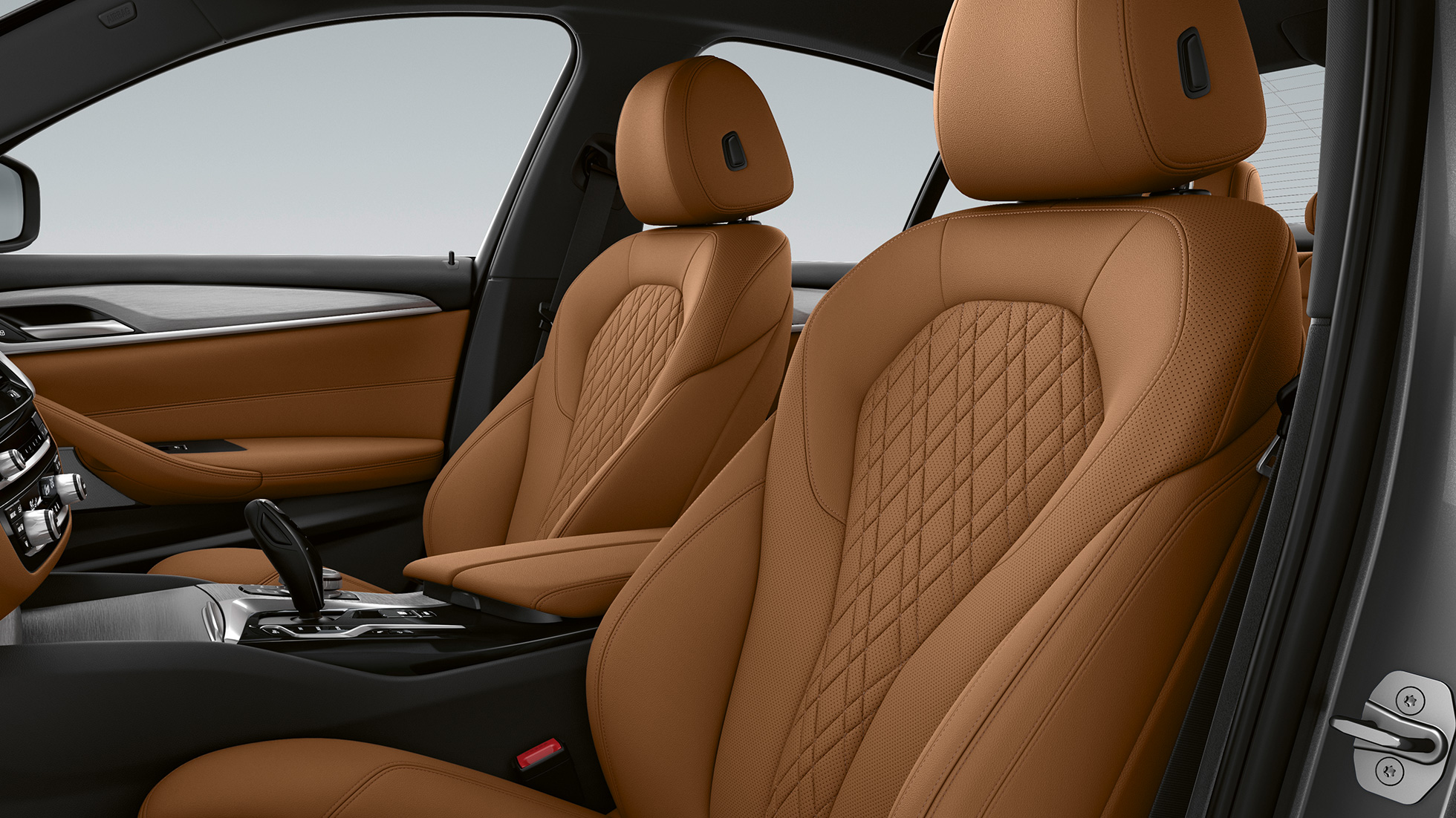 Čalounění BMW řady 5 Sedan G30 v sériovém provedení Čalounění Sensatec Cognac BMW řady 5 Sedan 540i G30 2020, interiér sériového provedení
