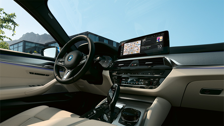 Interiér BMW řady 5 Sedan G30 BMW řady 5 Sedan G30 Facelift 2020 interiér