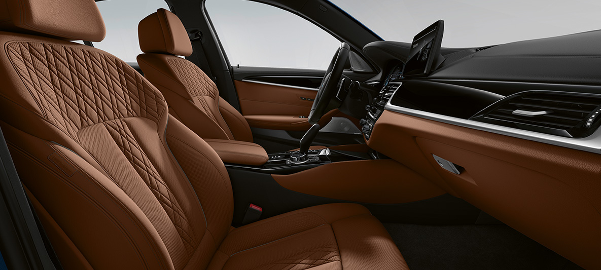 Celokožené čalounění BMW řady 5 Touring G31 interiér Celokožené čalounění BMW řady 5 Touring Individual G31 Facelift 2020 interiér kokpit