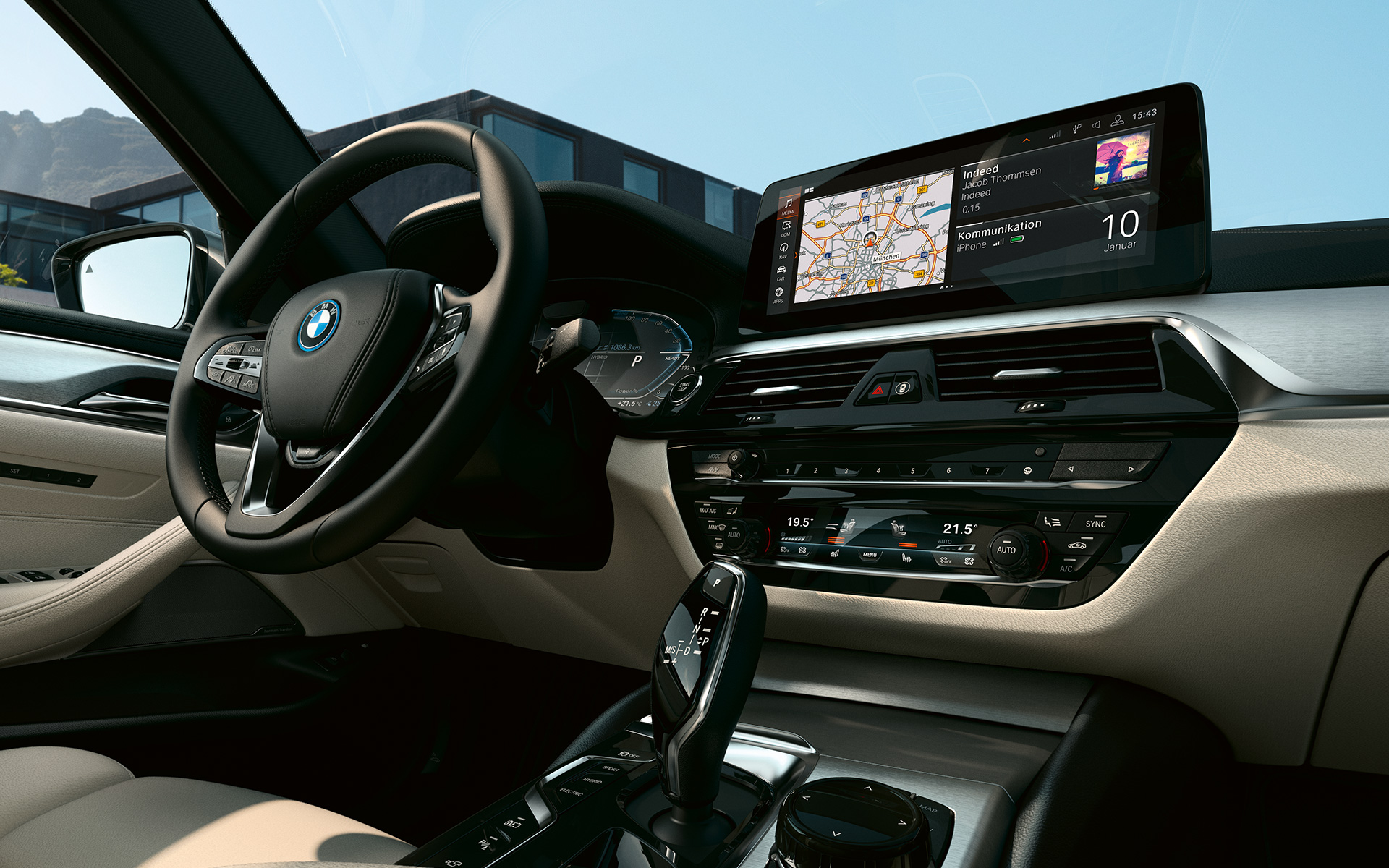 Palubní deska BMW řady 5 Touring (G31) LCI LCFI 4K9 Palubní deska BMW řady 5 Touring (G31) Facelift 2020 interiér kůže Dakota Ivory White jemně broušené hliníkové obložení s ozdobnými lištami Pearl Chrome