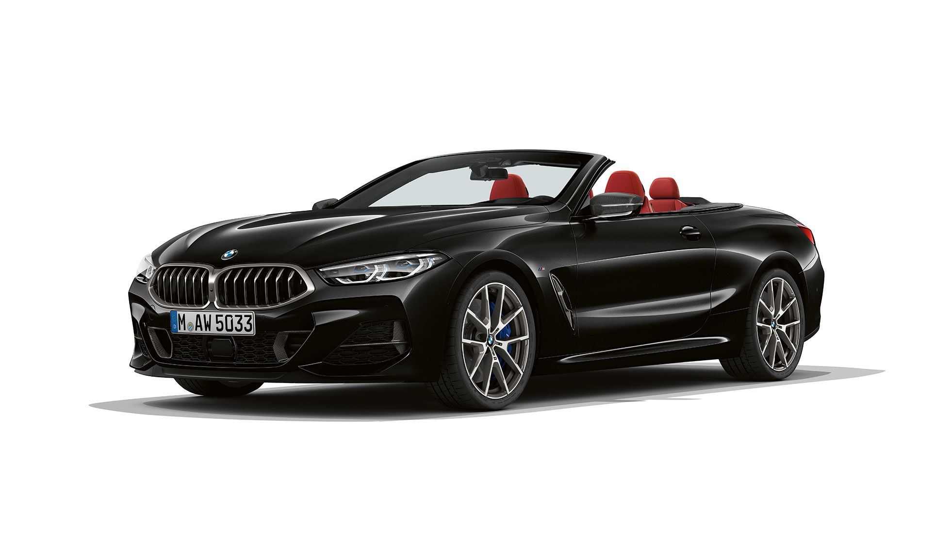 BMW M850i xDrive, metalický lak Carbon Black (černá), tříčtvrteční pohled BMW M850i xDrive, metalický lak Carbon Black (černá), tříčtvrteční pohled zepředu