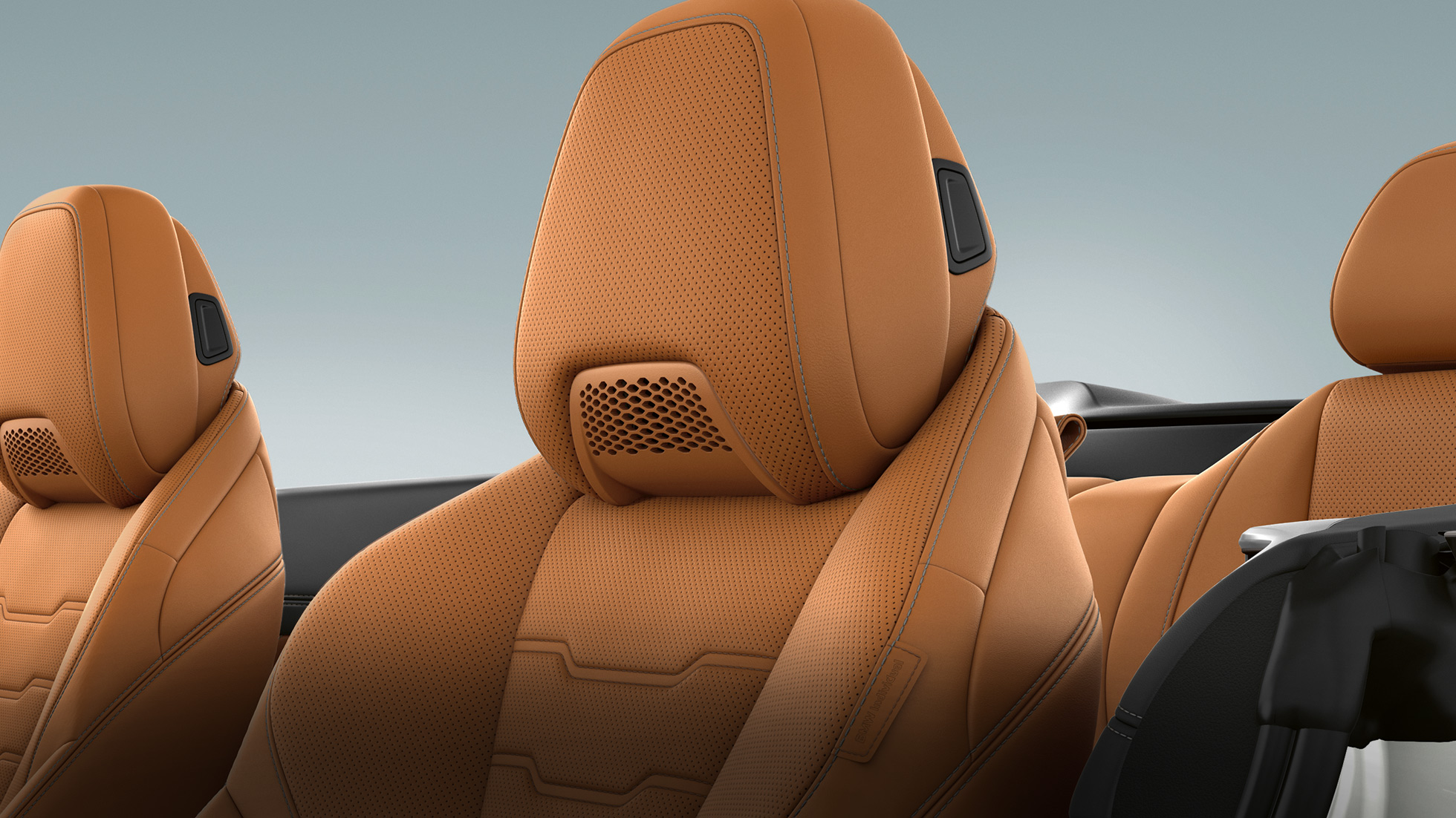 BMW M850i xDrive, multifunkční sedadlo se vzduchovým límcem, kůže Cognac Merino. BMW M850i xDrive, multifunkční sedadlo se vzduchovým límcem, kůže Cognac Merino.