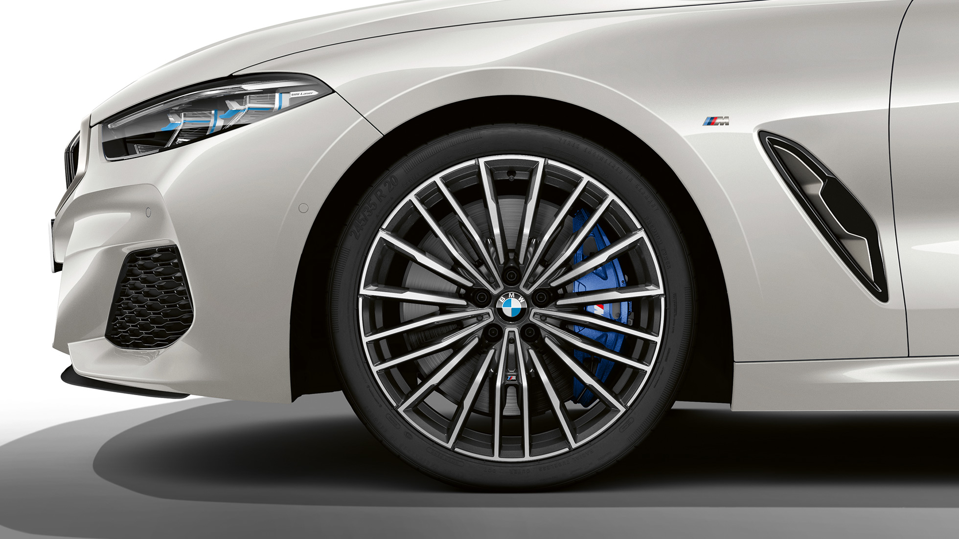 BMW M850i xDrive, 20ʺ kola z lehké slitiny Multi-spoke 729 M. BMW M850i xDrive, 20ʺ kola z lehké slitiny Multi-spoke 729 M.