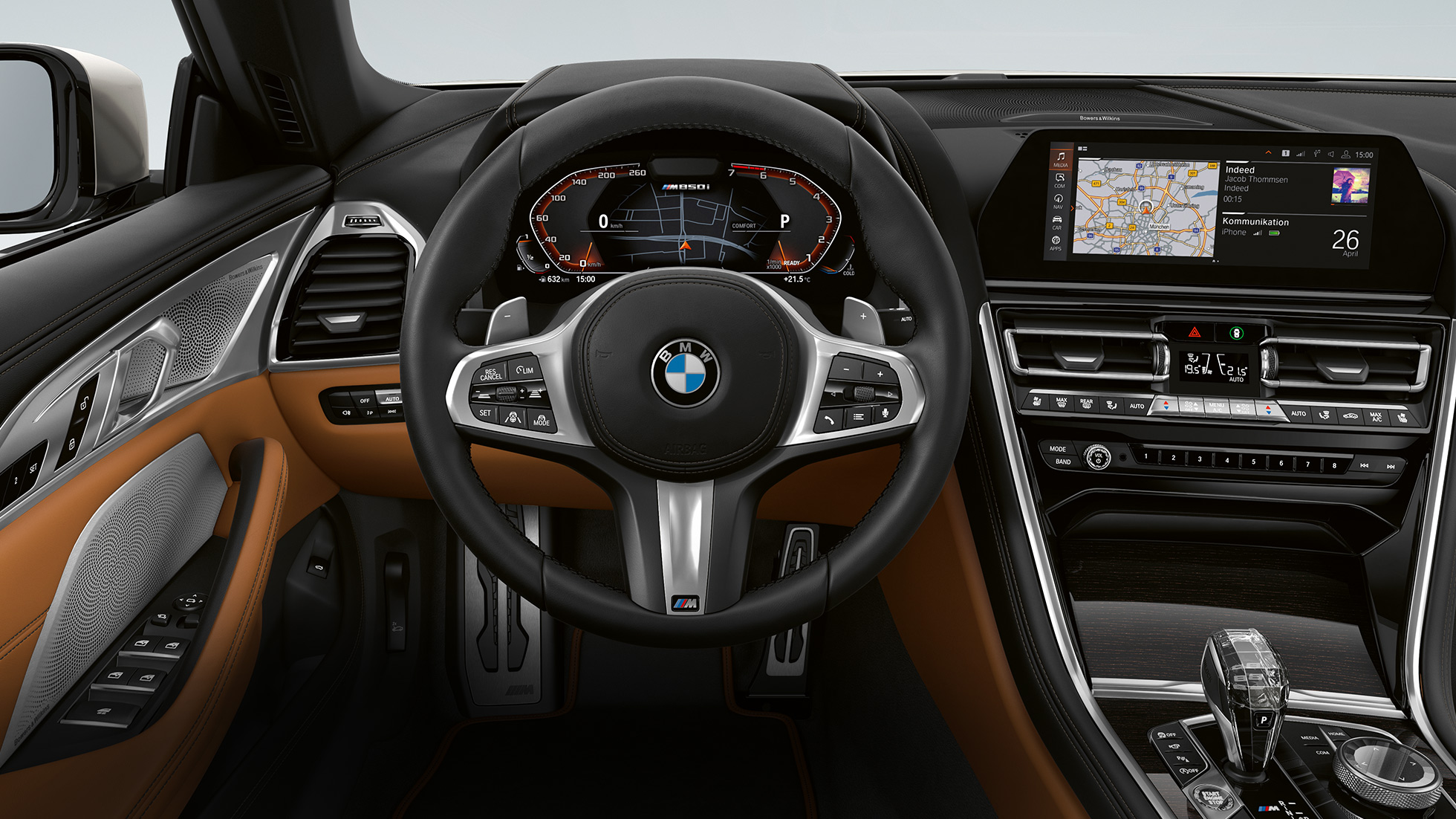 BMW M850i xDrive, M kožený volant s řadicími páčkami a multifunkčními tlačítky. BMW M850i xDrive, M kožený volant s řadicími páčkami a multifunkčními tlačítky.