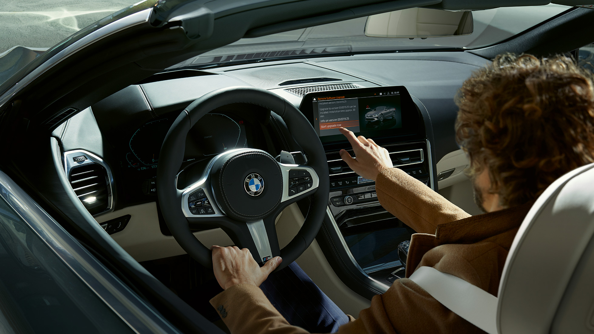 BMW M850i xDrive, koncept ovládání BMW Live Cockpit Professional s dotykovým ovládáním. BMW M850i xDrive, koncept ovládání BMW Live Cockpit Professional s dotykovým ovládáním.