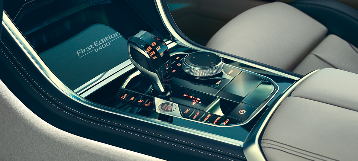 BMW M850i xDrive First Edition, středová konzole Detail na středovou konzoli BMW M850i xDrive First Edition