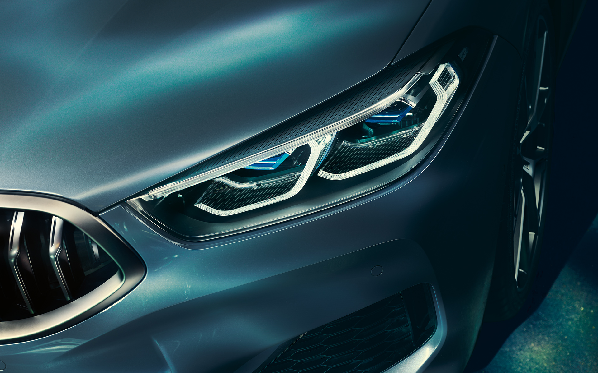 BMW řady 8 Coupé, laserová světla Detail na laserová světla BMW řady 8 Coupé.
