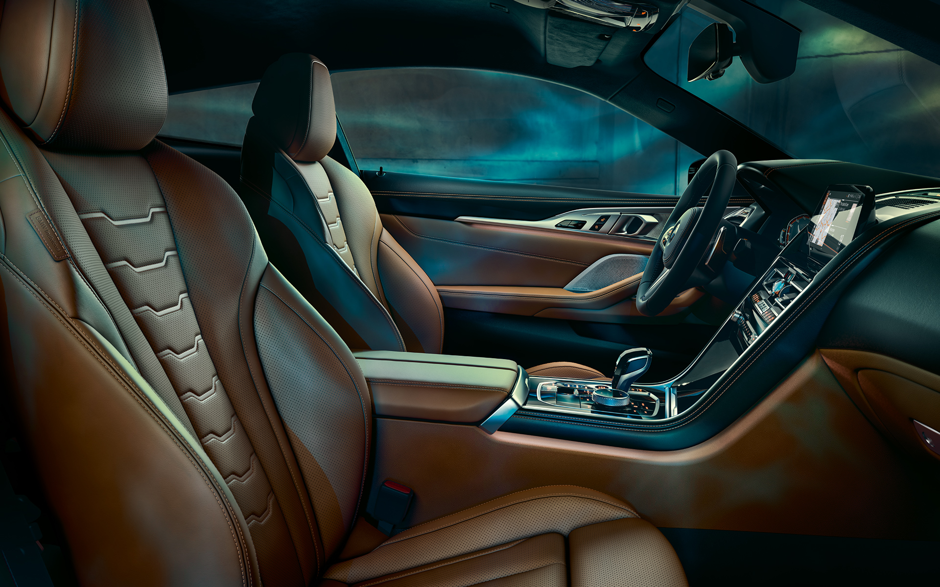 BMW řady 8 Coupé, interiér Interiér BMW řady 8 Coupé, zaměřený na kokpit.