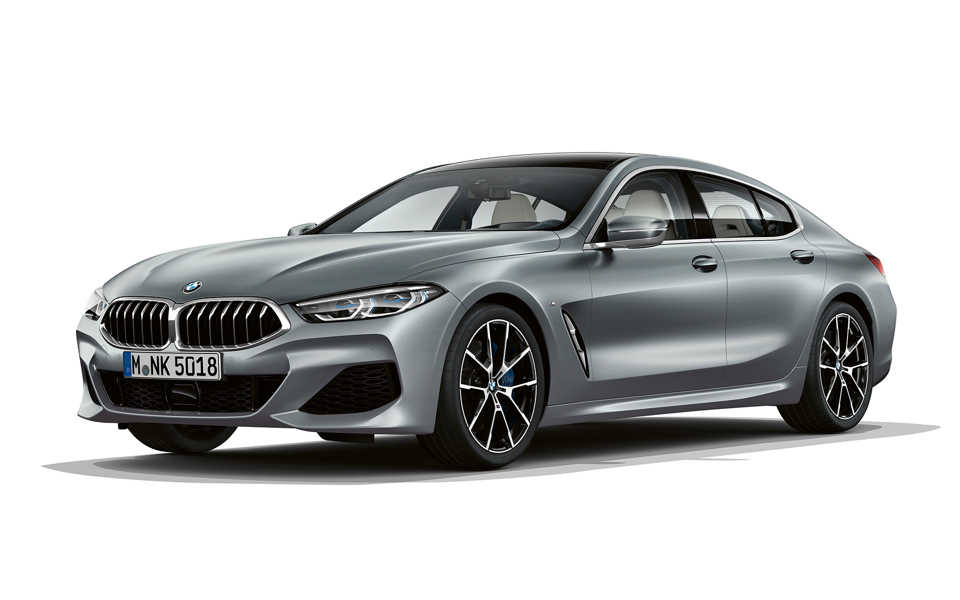 Frozen Temptation tříčtvrteční pohled zepředu BMW řady 8 Gran Coupé, Frozen Temptation tříčtvrteční pohled zepředu