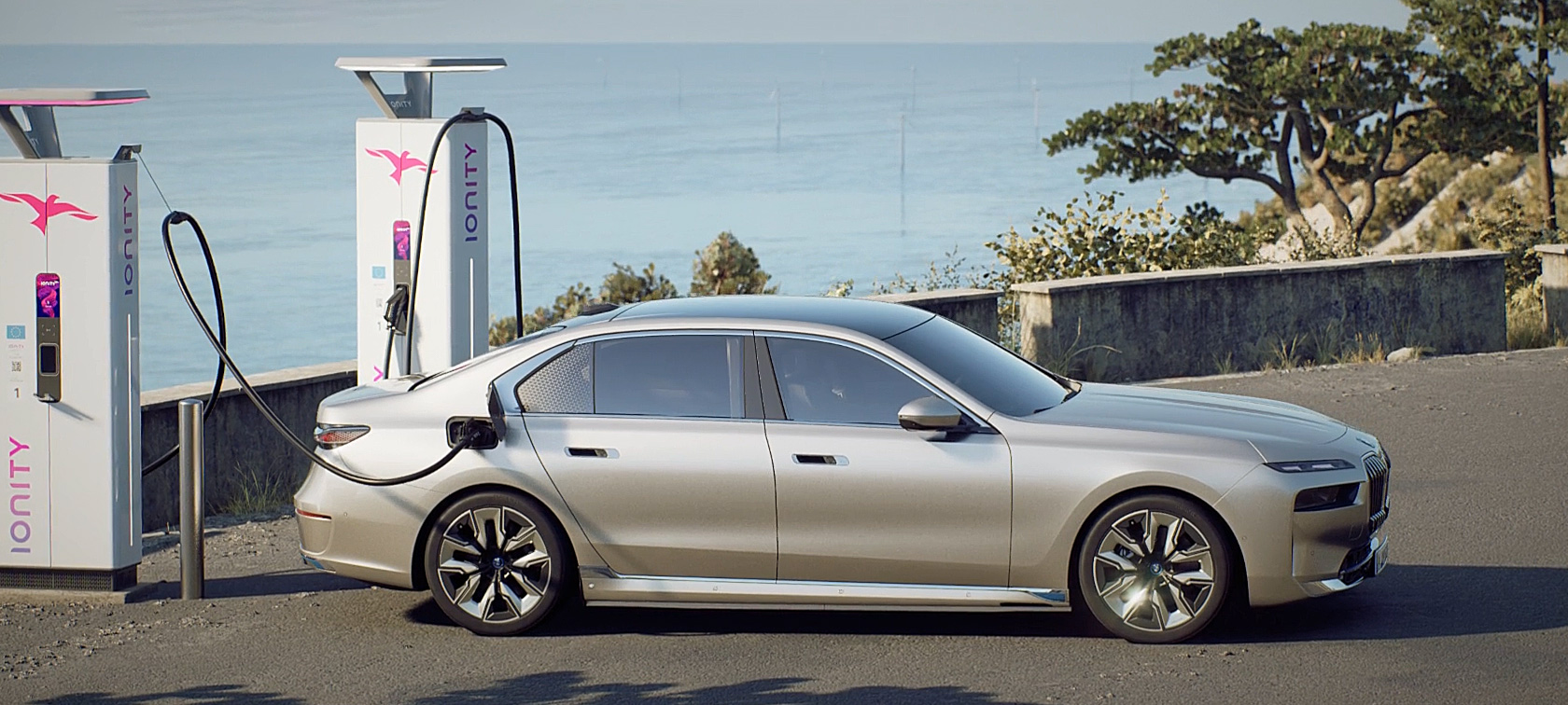 BMW i7 Sedan G70 nabíjení video BMW i7 Sedan G70 nabíjení doma a na cestách video