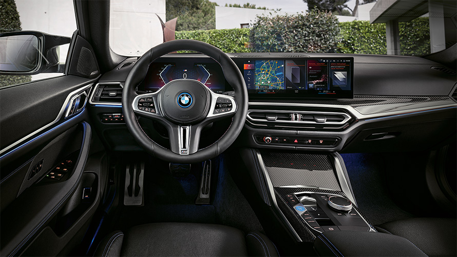BMW i4 M50 G26 2021 interi&eacute;r, palubn&iacute; deska a středov&aacute; konzola