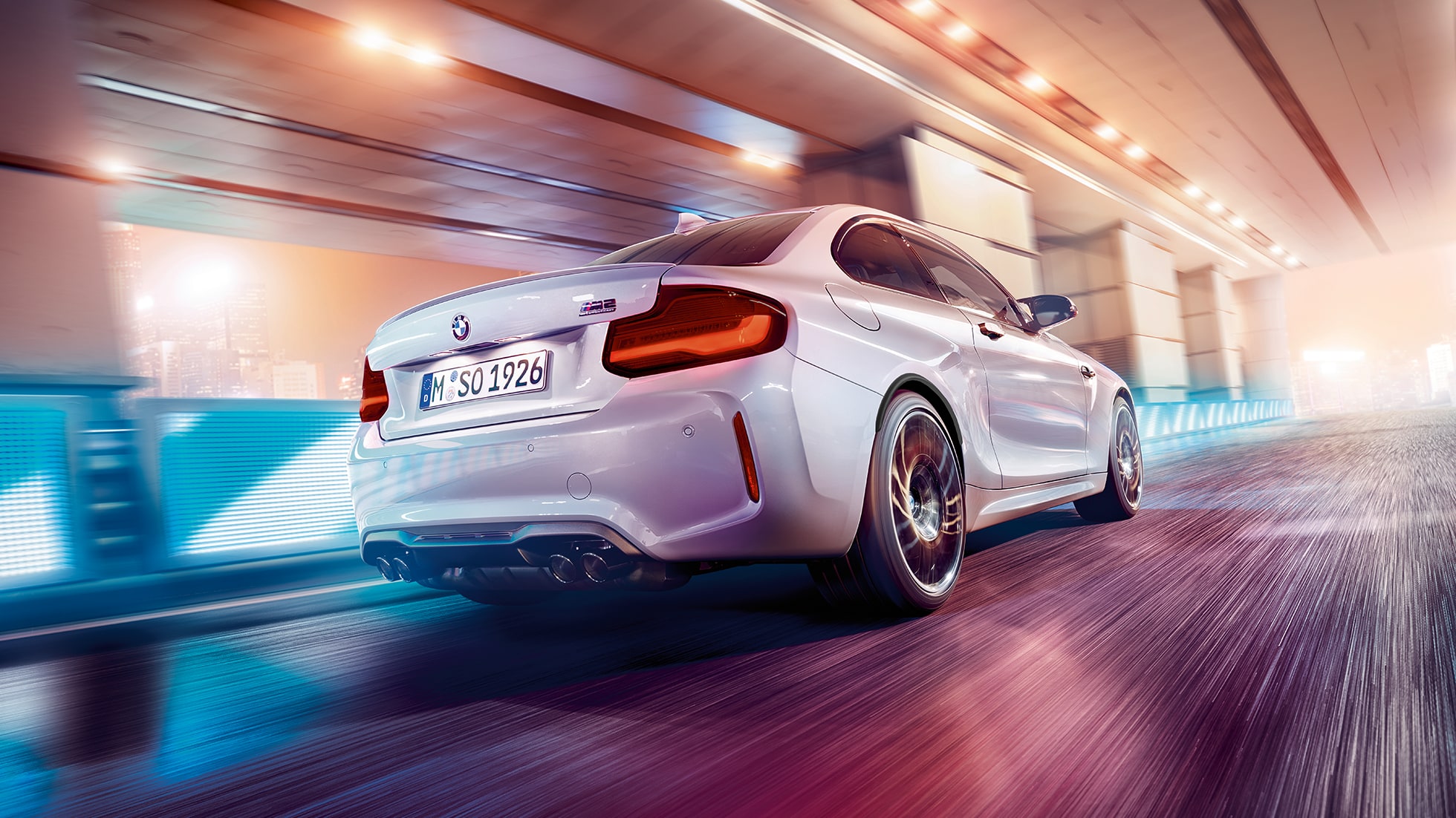Design zadní části BMW M2 Competition F87 Design zadní části BMW M2 Competition F87 2018 v metalické barvě Hockenheim Silver ze tříčtvrtečního pohledu zezadu