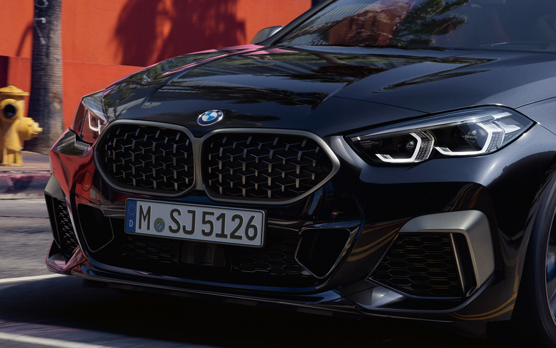 Design přídě BMW M235i xDrive Gran Coupé F44 Design přídě BMW M235i xDrive Gran Coupé F44 2020 Black Sapphire (černá) tříčtvrteční pohled zepředu