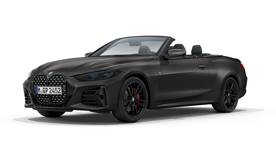 BMW M440i xDrive Cabrio G23 2020 metalický lak BMW Individual Frozen Portimao Blue (modrá) ze tříčtvrtečního pohledu zepředu