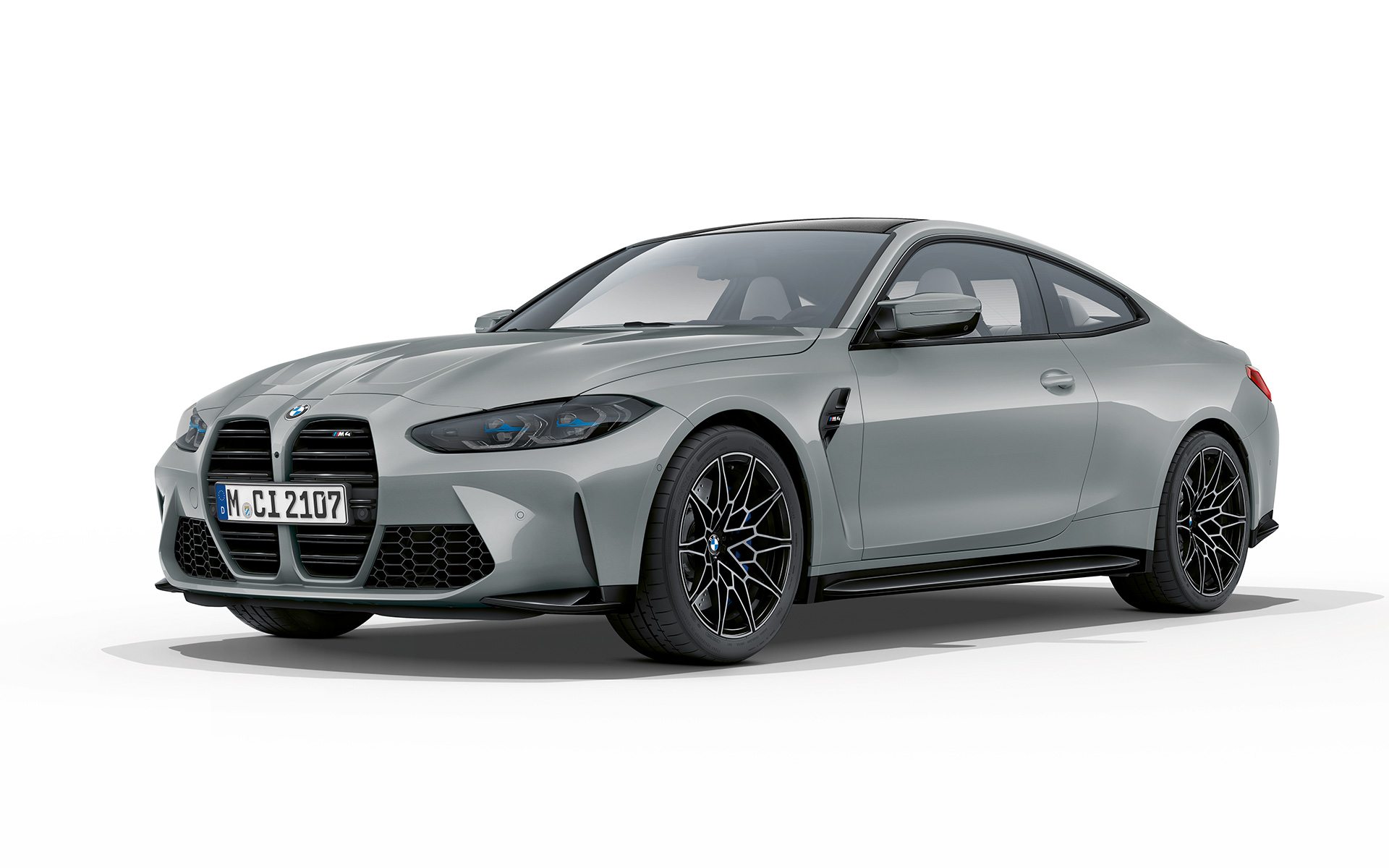 BMW M4 Coupé G82 2020 metalický lak Brooklyn Grey (šedá) tříčtvrteční pohled zepředu
