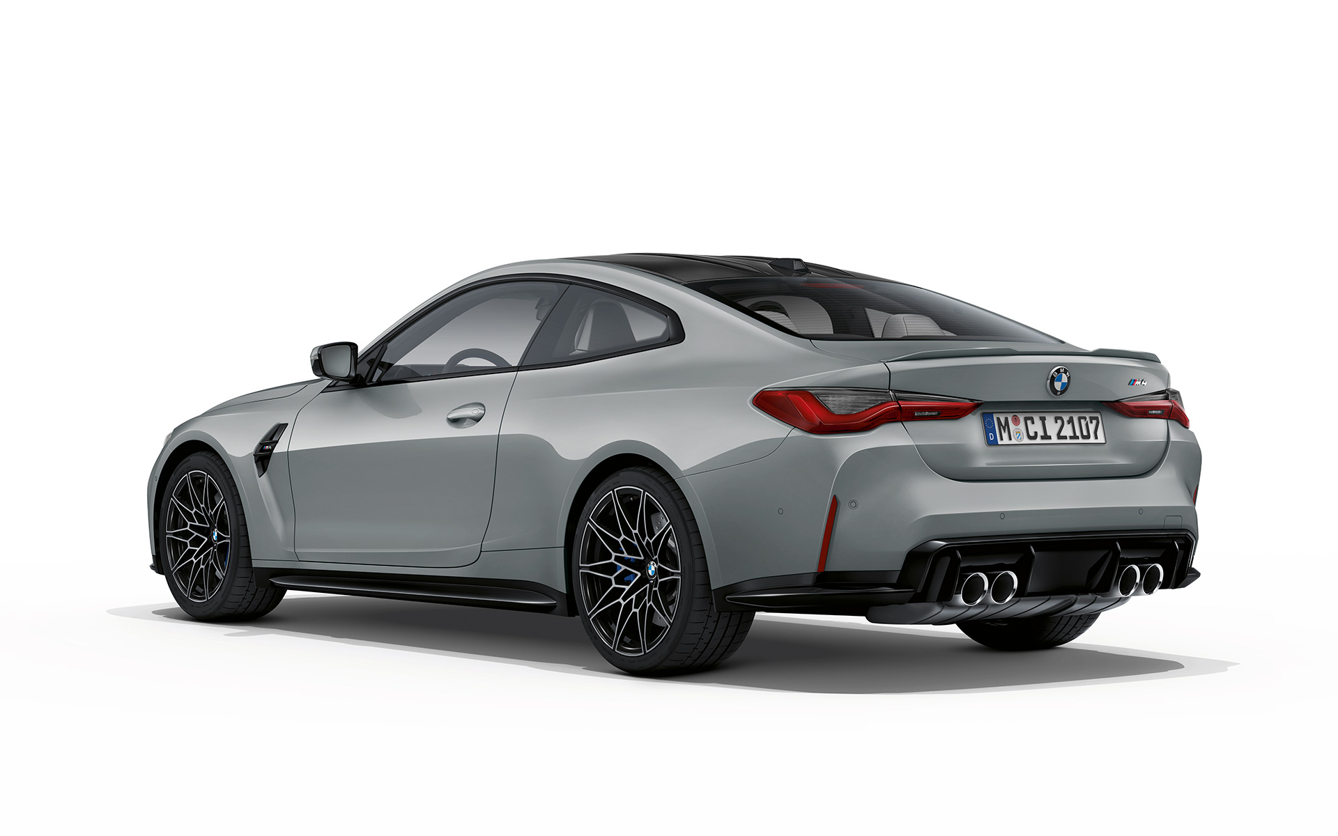 BMW M4 Coupé G82 2020 metalický lak Brooklyn Grey (šedá) tříčtvrteční pohled zepředu