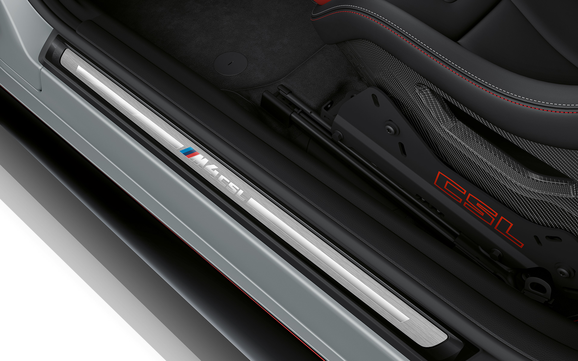 CSL charakteristické nápisy a fólií polepené boční prahy CSL BMW M4 CSL G82 BMW M4 CSL G82 BMW Individual metalický lak Frozen Brooklyn Grey (šedá) CSL charakteristické nápisy a fólií polepené boční prahy