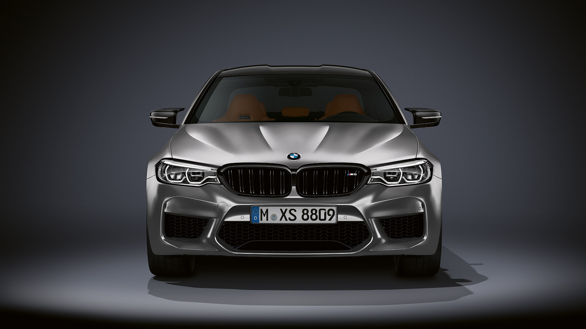 M design. BMW M5 Competition pohled zepředu.