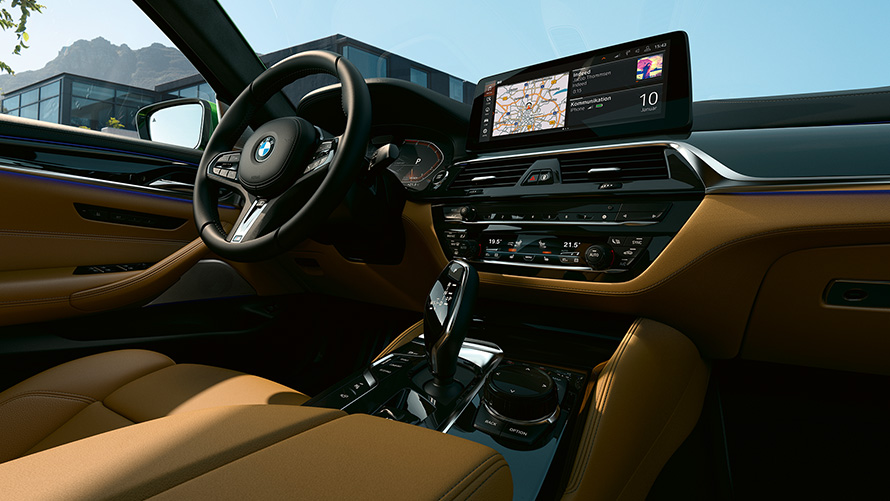 BMW M550i xDrive Sedan G30 LCI Facelift 2020 interiér