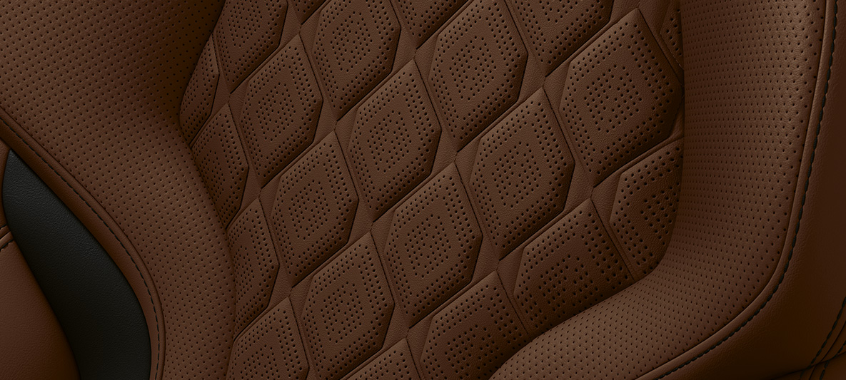 Celokožené čalounění Merino Taruma Brown. BMW Individual M8 Cabrio, interiér v celokoženém čalounění kůží Taruma Brown.