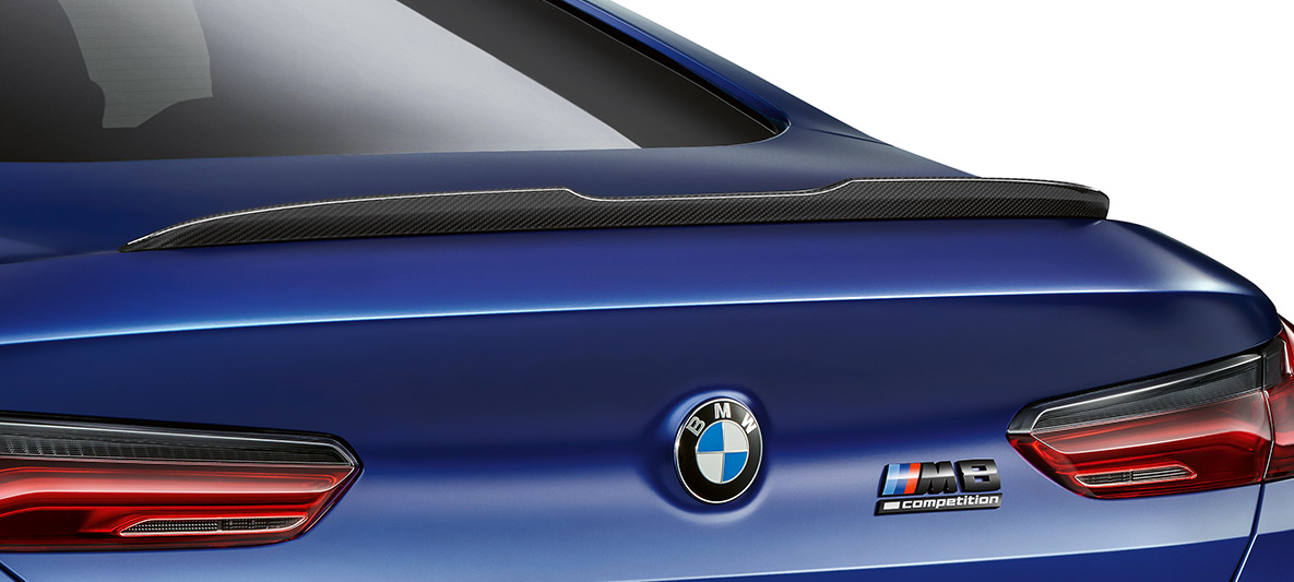 Karbonový zadní spoiler. BMW M8 Competition Coupé, zadní spoiler exteriérového paketu M Carbon.