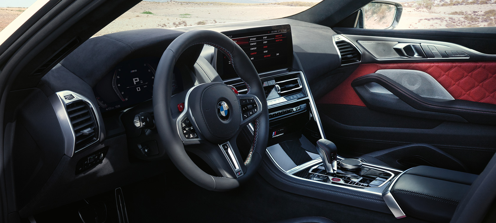 BMW M8 Competition Gran Coupé F93 LCI Facelift 2022 kokpit kontrolní displej BMW M8 Competition Gran Coupé F93 LCI Facelift 2022 kokpit kontrolní displej