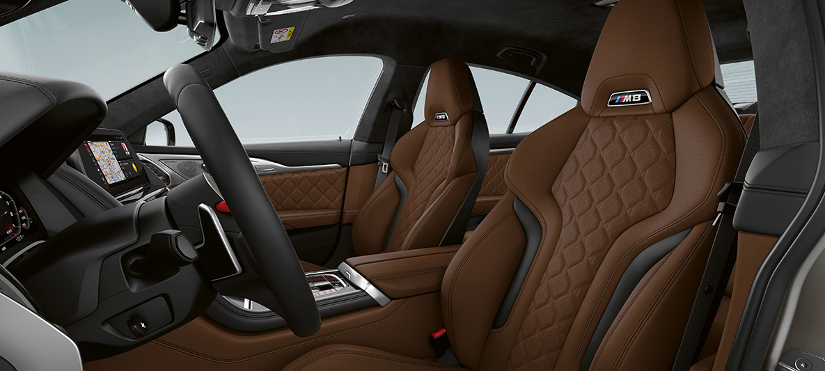 M sportovní sedadla v koženém provedení Merino v interiéru BMW M8 Gran Coupé M sportovní sedadla s logem M8 v koženém provedení Merino v interiéru BMW M8 Gran Coupé F93 2020