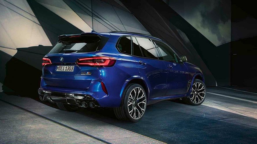 BMW X5 M F95 tříčtvrteční statický pohled zezadu M modely BMW BMW X5 M F95 tříčtvrteční statický pohled zezadu