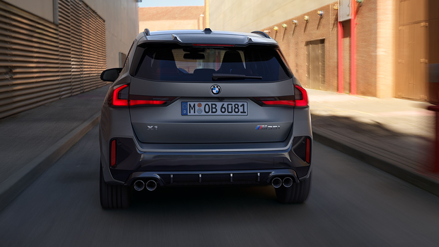 BMW X1 M35i xDrive BMW X1 M35i xDrive Jízdní pohled zezadu
