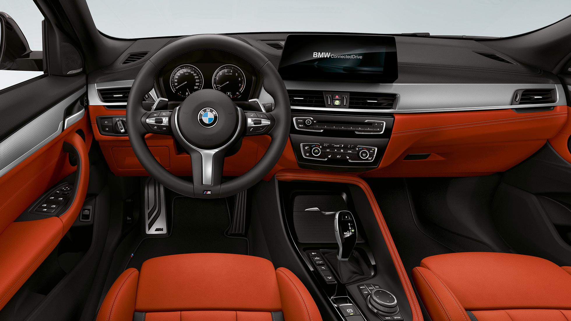 Palubní deska BMW X2 M35i Palubní deska BMW X2 M35i 2018 F39 interiér