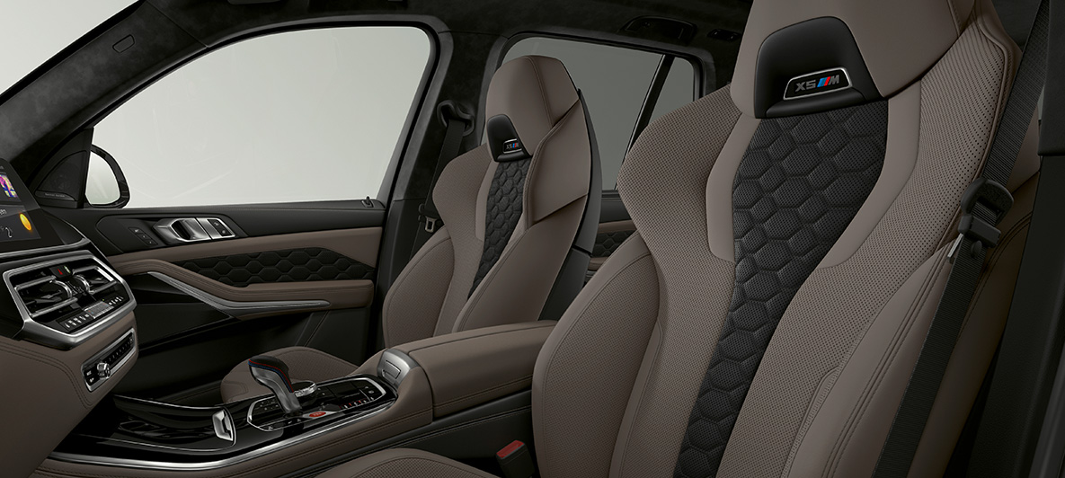 M multifunkční sedadla BMW X5 M F95 M multifunkční sedadla s logem X5 M BMW X5 M F95 2020 SUV interiér