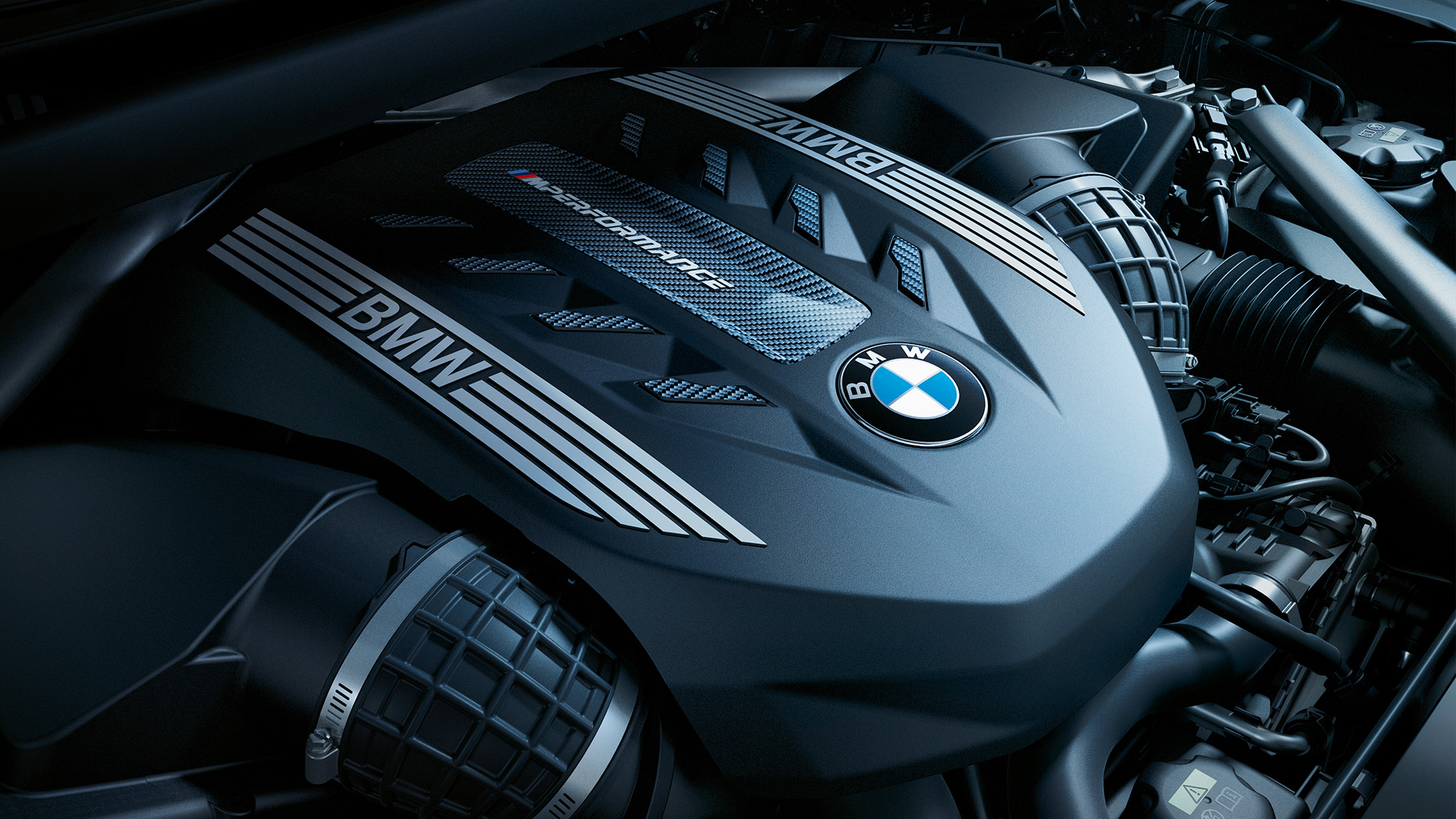 Motor BMW X6 M50i Motory M TwinPower Turbo v BMW X6 M50i