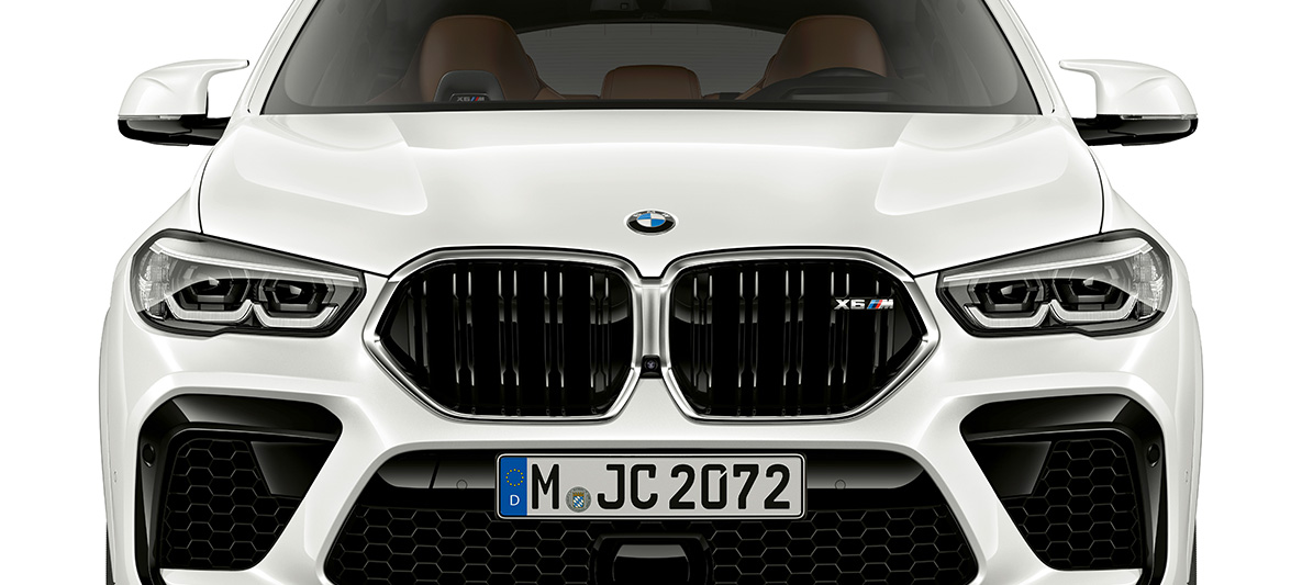 Příď BMW X6 M F96 M maska ve tvaru ledvinek BMW X6 M F96 2020 SUV pohled zepředu