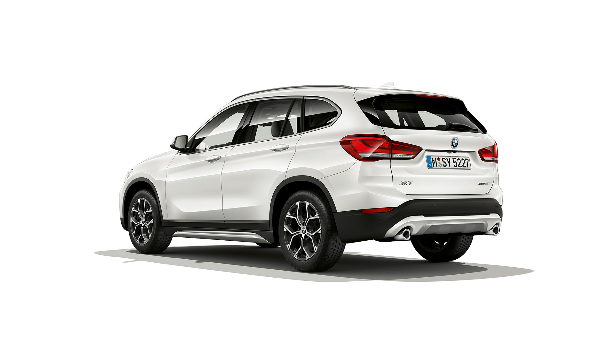BMW X1, Model xLine, tříčtvrteční pohled zezadu BMW X1, Model xLine, studiový tříčtvrteční pohled zezadu