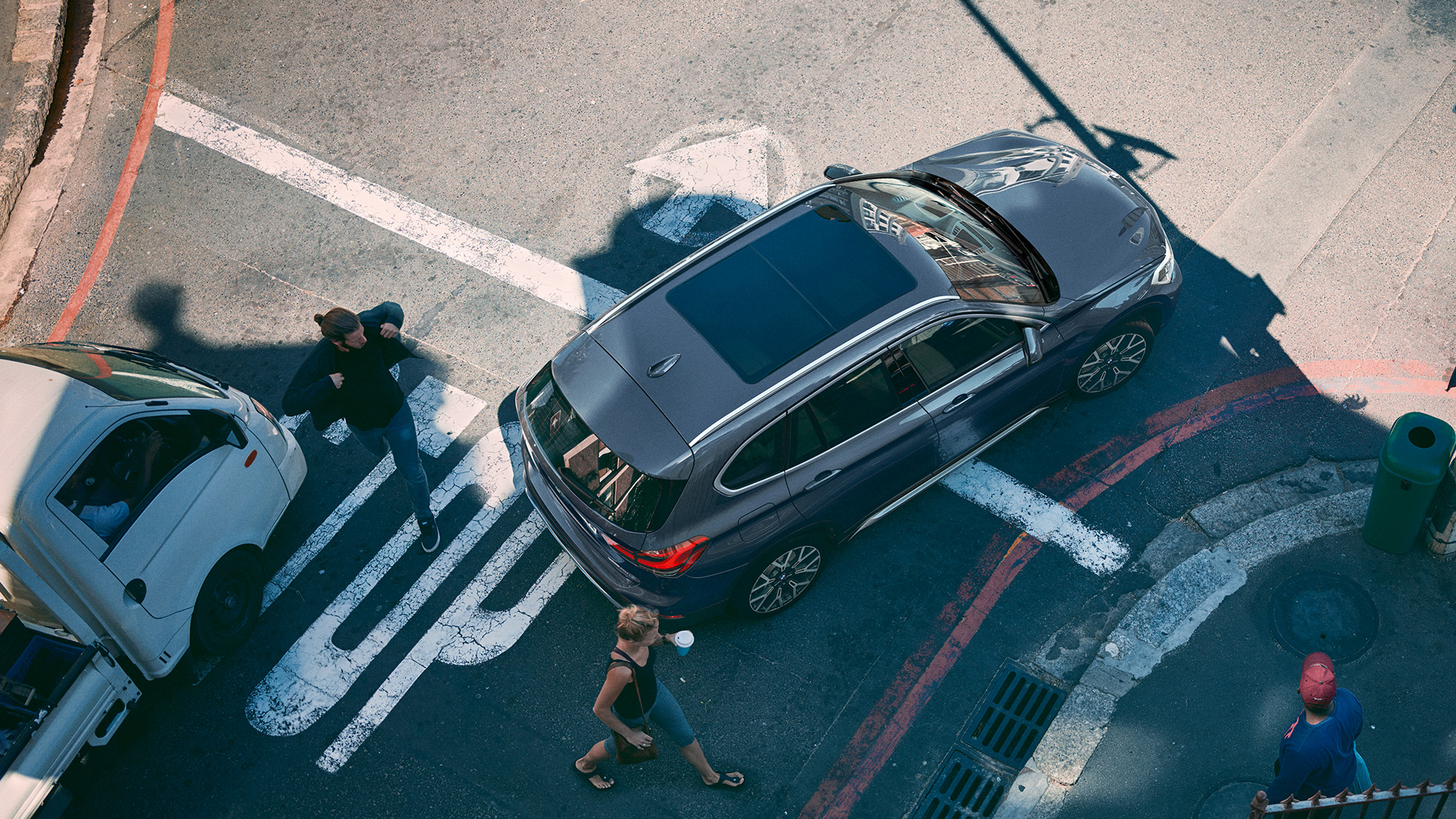 BMW X1, LED zadní světla. BMW X1, tříčtvrteční pohled zezadu na LED zadní světla.