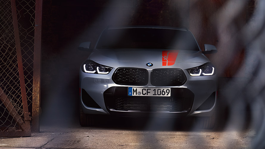 BMW X2 F39 Brooklyn Grey (šedá) pohled zepředu BMW X2 F39 Brooklyn Grey (šedá) pohled zepředu