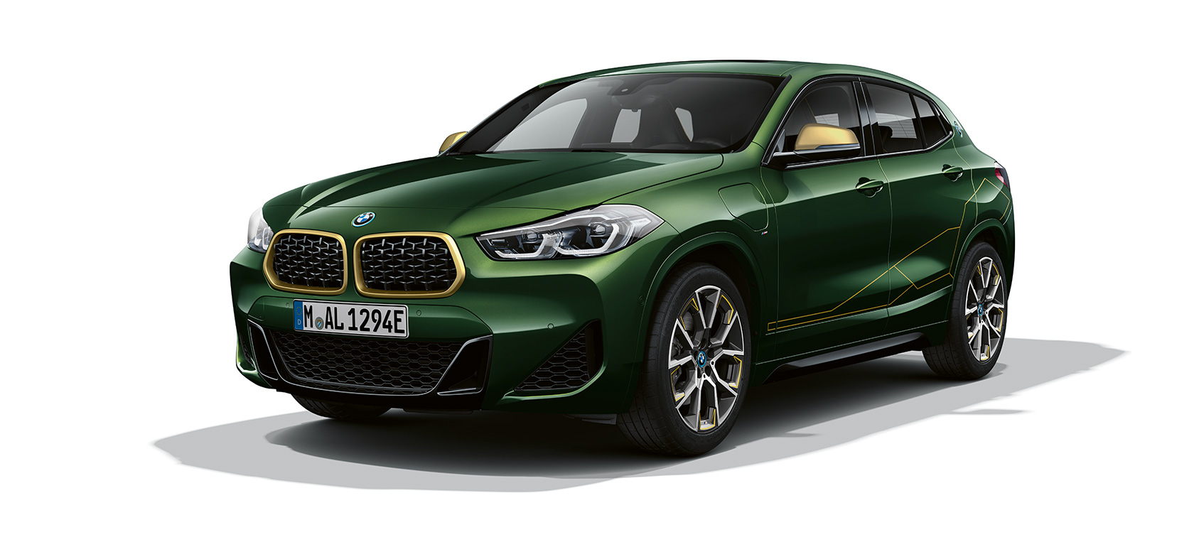 Tříčtvrteční pohled zepředu BMW X2 F39 Tříčtvrteční pohled zepředu BMW X2 F39 metalický lak Sanremo Green (zelená)