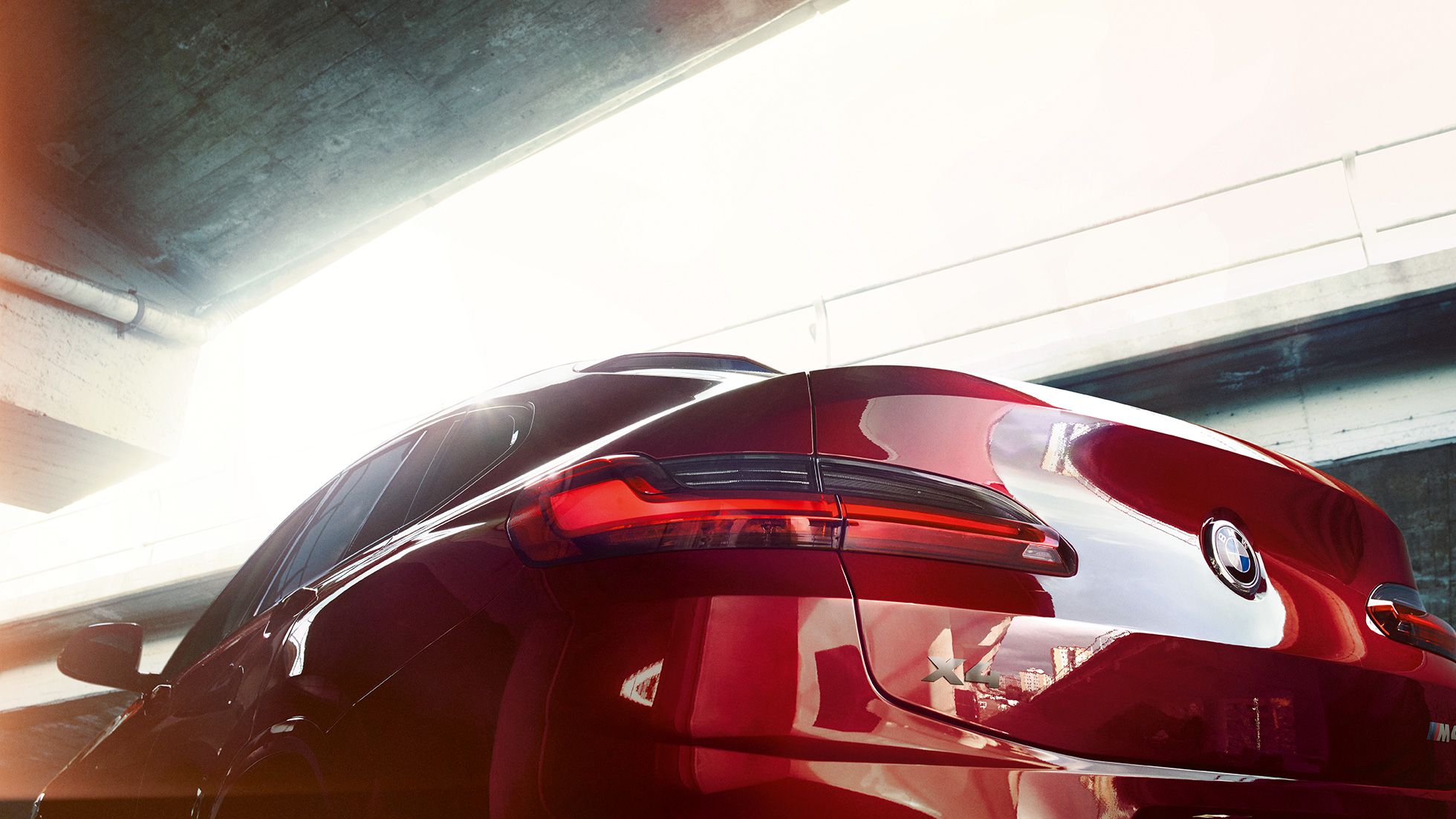 LED zadní světla BMW X4 LED zadní světla BMW X4 M40i G02 2018 v metalické barvě Flamenco Red (červená) se zářivým efektem
