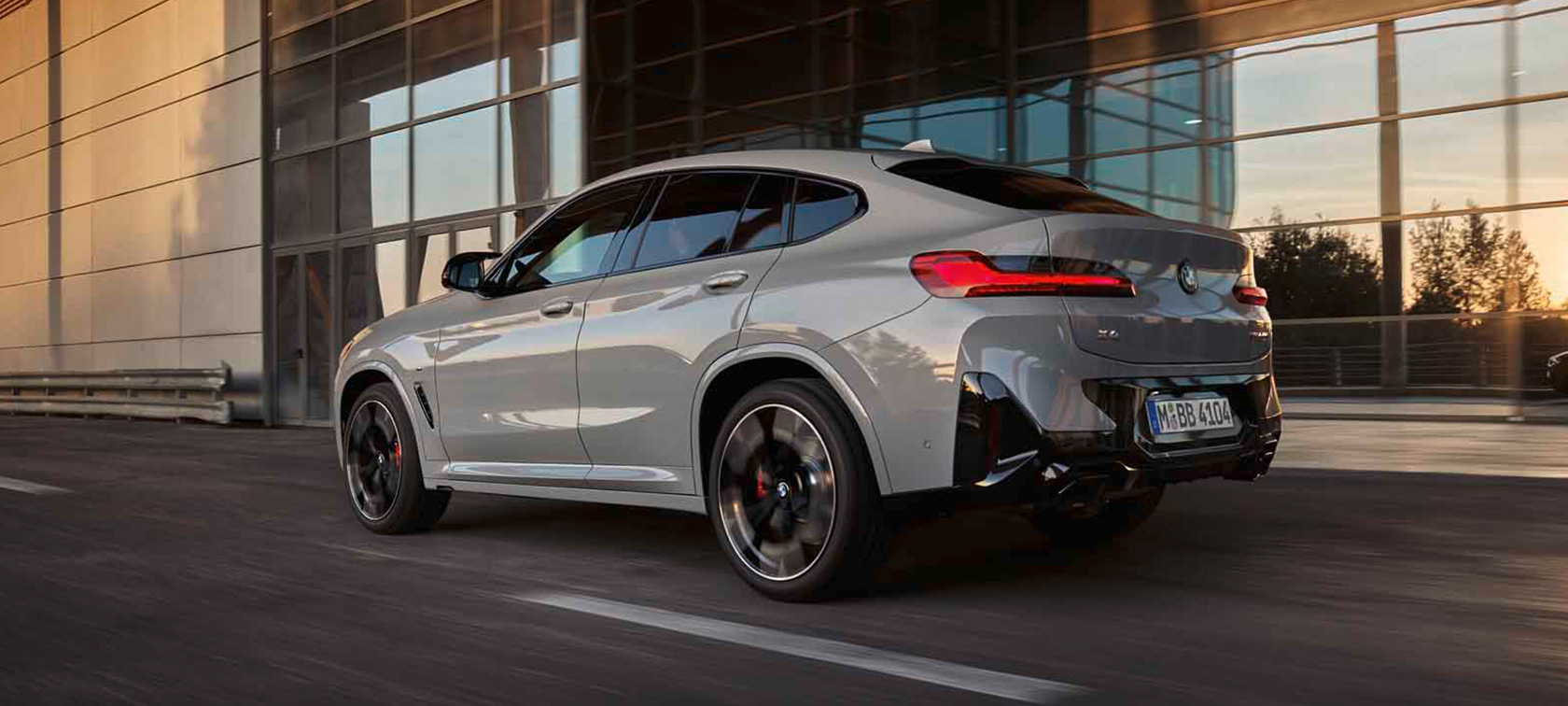 BMW X4: Motory & Technické údaje | BMW.cz