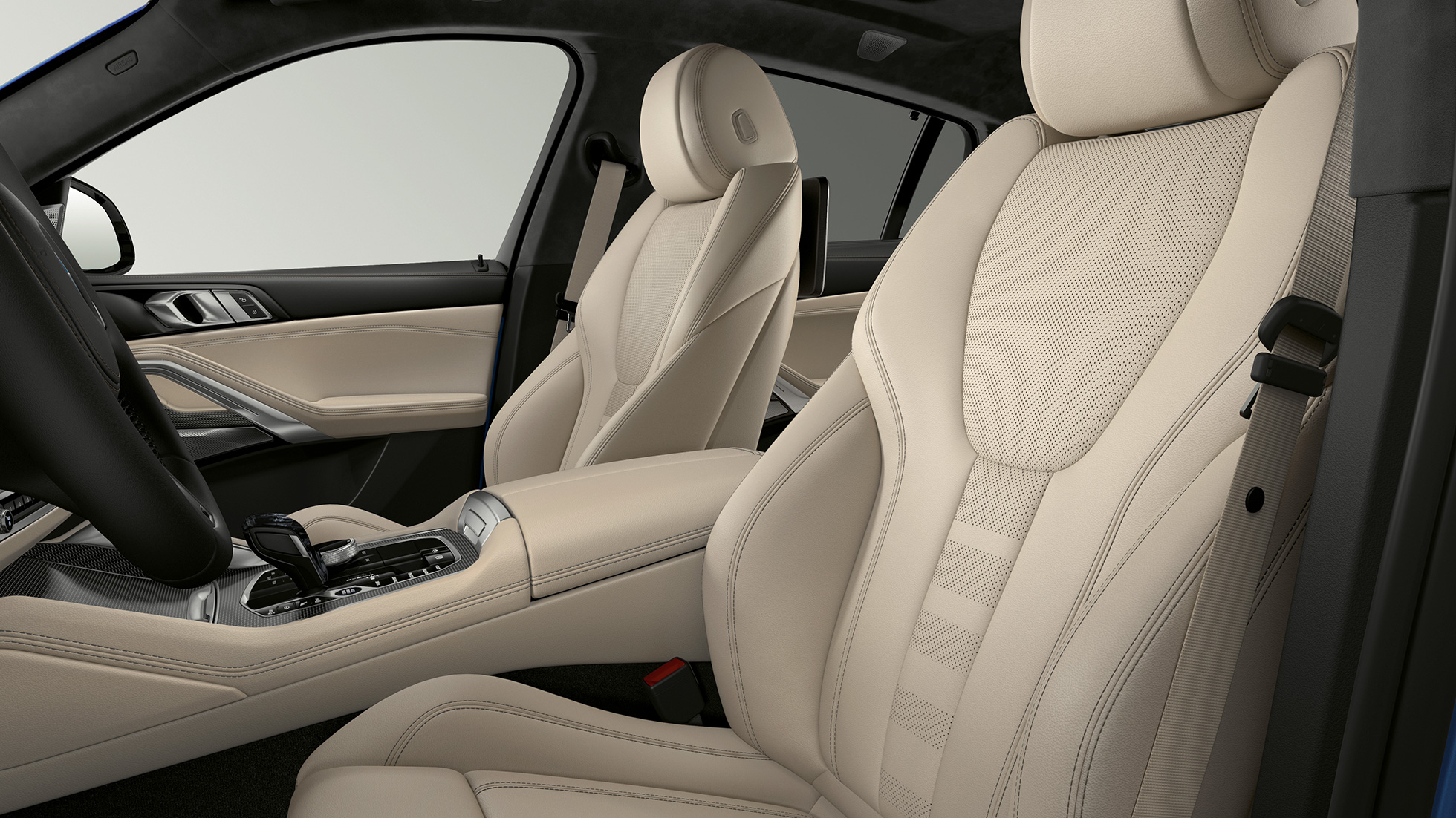 BMW X6 s M sportovním paketem, čalounění. BMW X6 s M sportovním paketem se záběrem na čalounění.