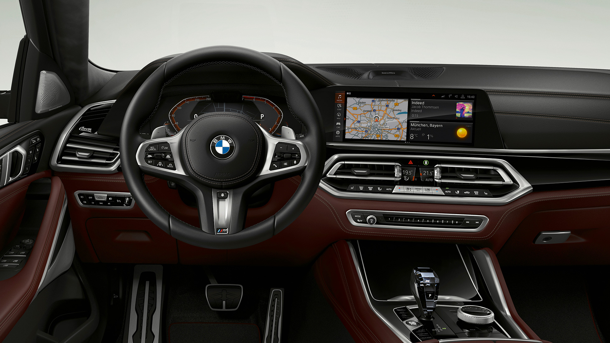 BMW X6 s BMW Individual, kokpit. BMW X6 s BMW Individual se záběrem na kokpit.