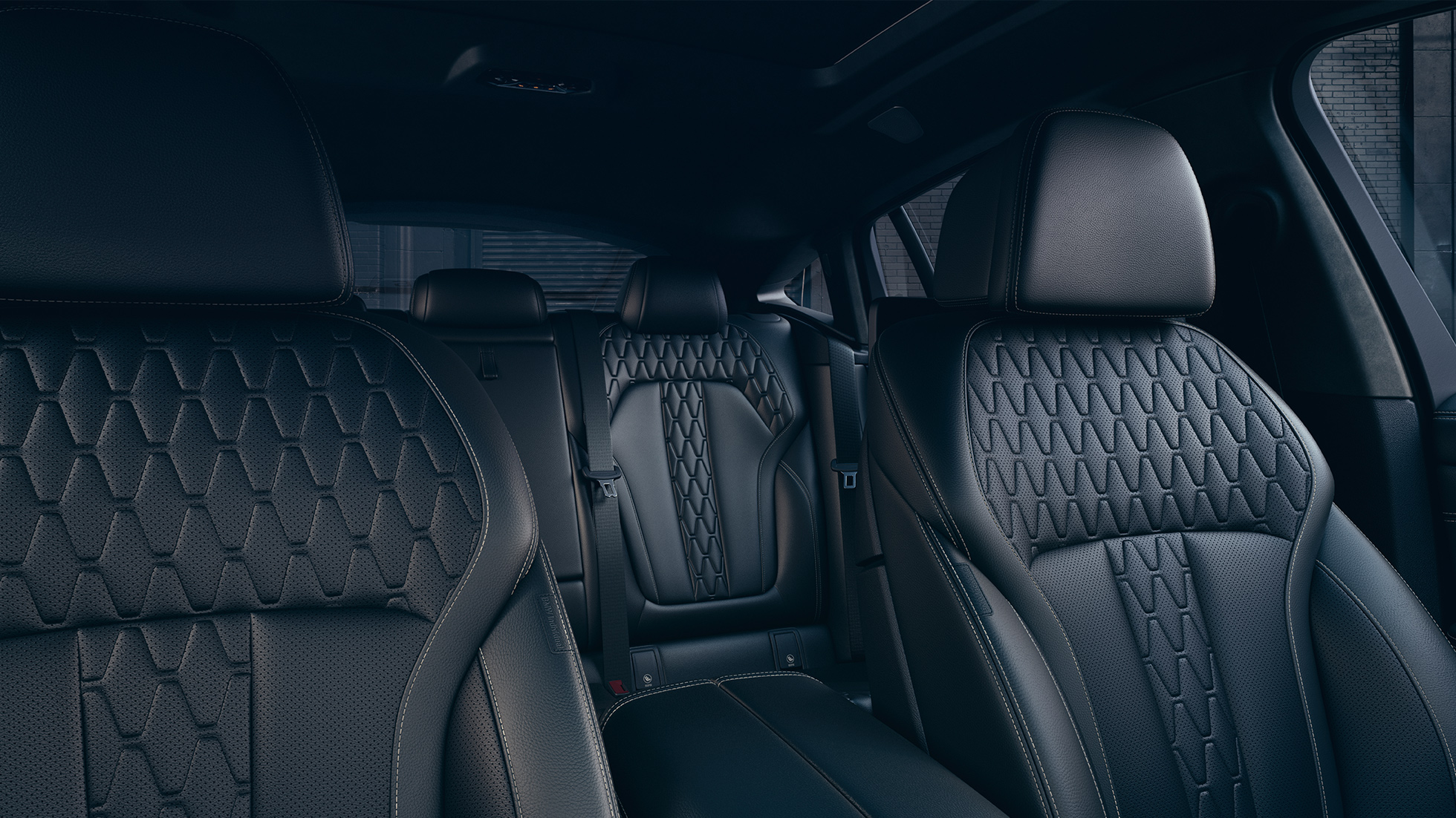 Čalounění BMW X6. Interiér BMW X6 se záběrem na čalounění.