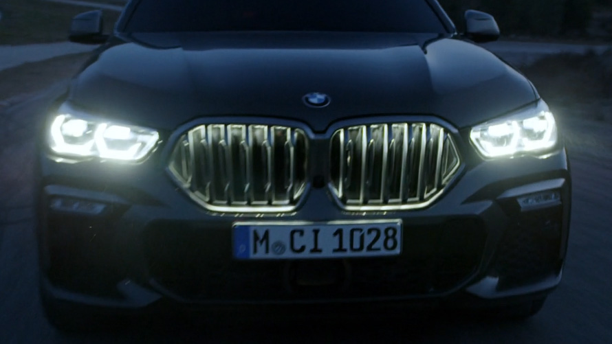 BMW Laserlight a BMW maska chladiče Iconic Glow. BMW Laserlight a BMW maska chladiče Iconic Glow.