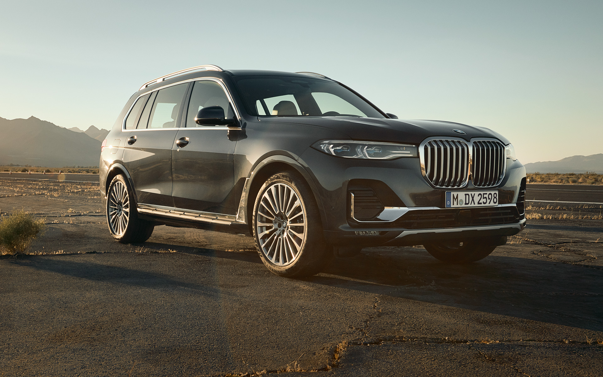 BMW X7 s Executive Drive Pro G07 2019 ze tříčtvrtečního pohledu zezadu BMW X7 s Executive Drive Pro G07 2019 ze tříčtvrtečního pohledu zezadu