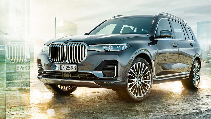 BMW X7 2019 G07 Arctic Grey (šedá) ze tříčtvrtečního pohledu zepředu BMW X7 2019 G07 Arctic Grey (šedá) ze tříčtvrtečního pohledu zepředu