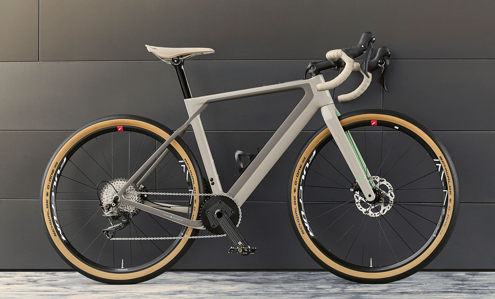 3T for BMW Gravelbike. Na obrázku je přední část jízdního kola 3T for BMW Gravelbike.